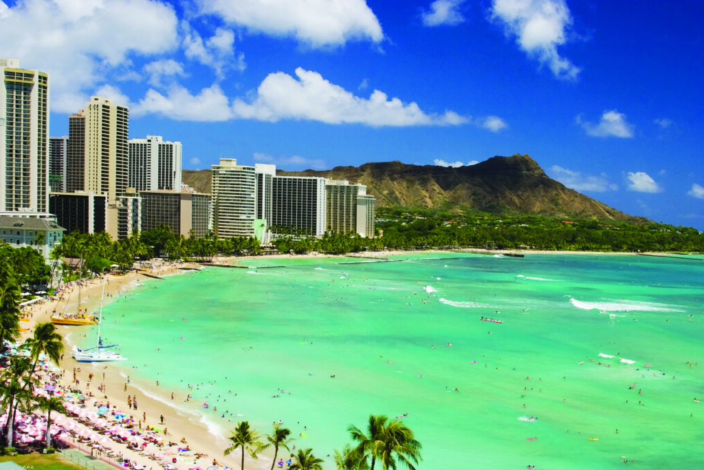 Hawaii_Oahu_Waikiki_7338588_DT Waikiki beach with turqiouse water and buildings in the background