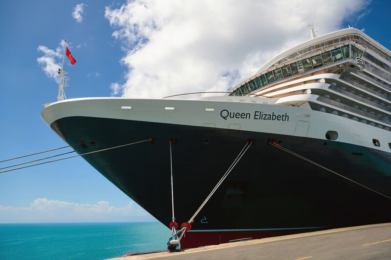_DSC1545-retouched_Colour Queen Elizabeth moored in the Caribbean